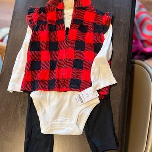 Brand new Carter’s baby girl 18 months outfit